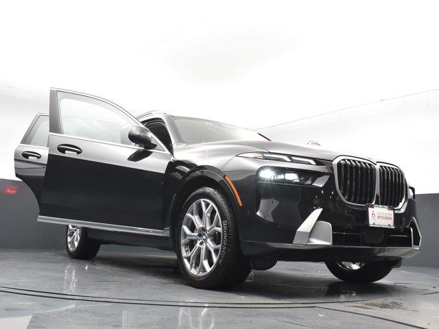 2025 BMW X7 xDrive40i photo