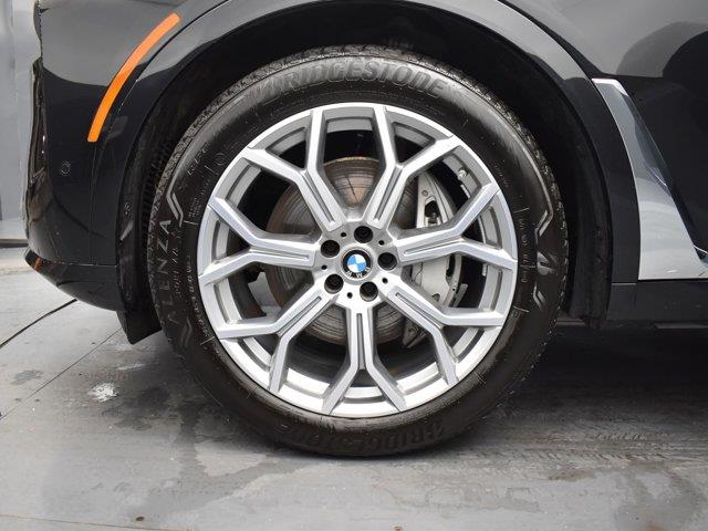 2025 BMW X7 xDrive40i photo