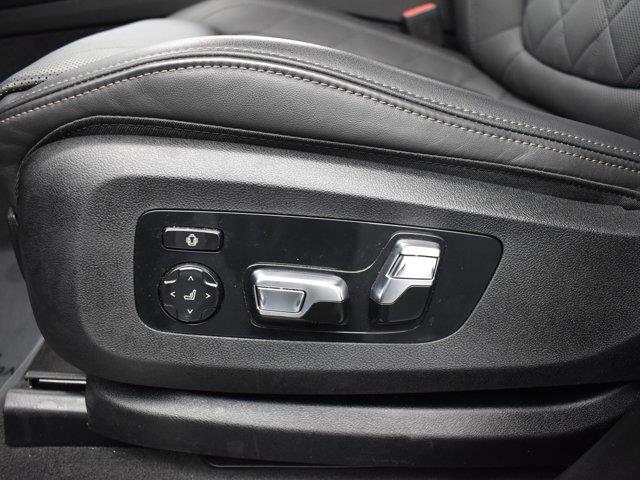 2025 BMW X7 xDrive40i photo