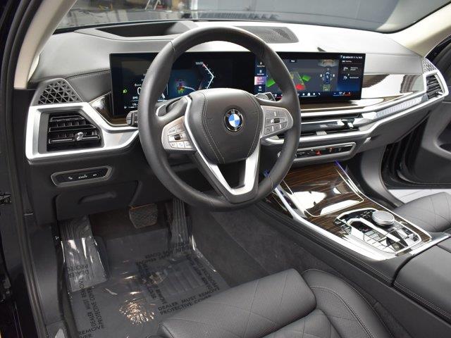 2025 BMW X7 xDrive40i photo