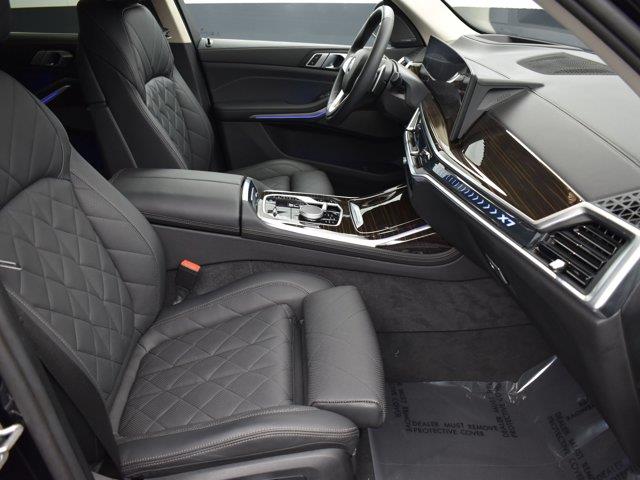 2025 BMW X7 xDrive40i photo