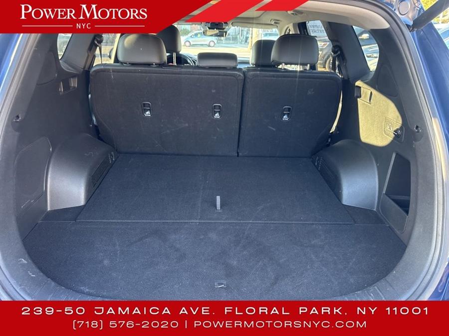 2023 Hyundai Santa Fe SEL photo