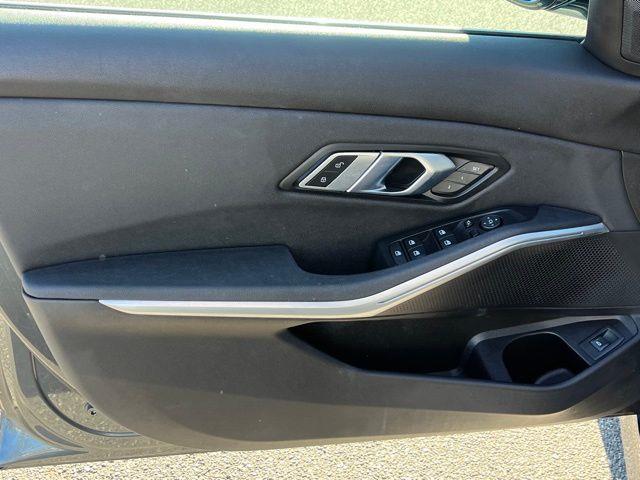 2021 BMW 3-Series 330i xDrive photo