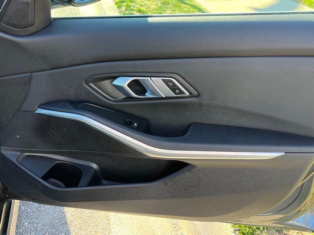 2021 BMW 3-Series 330i xDrive photo