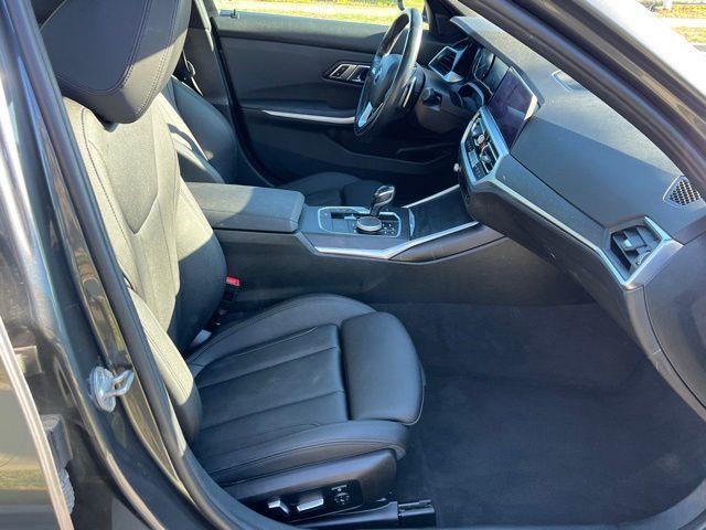 2021 BMW 3-Series 330i xDrive photo