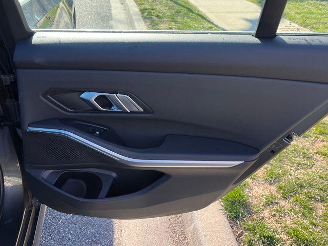2021 BMW 3-Series 330i xDrive photo