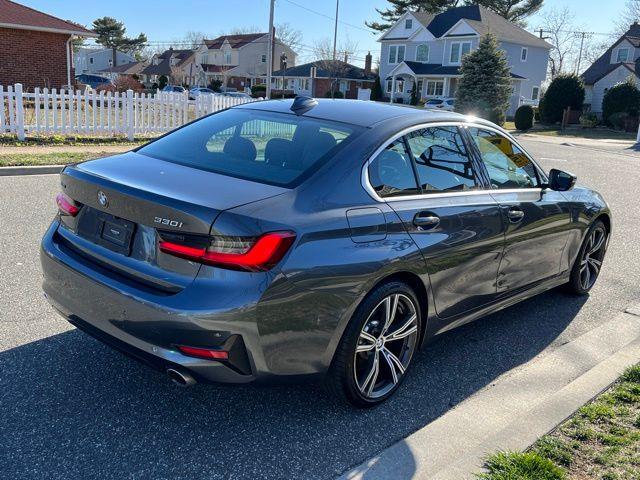 2021 BMW 3-Series 330i xDrive photo