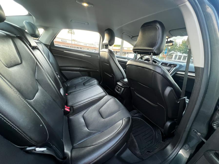 2016 Ford Fusion 4dr Sdn Titanium FWD photo