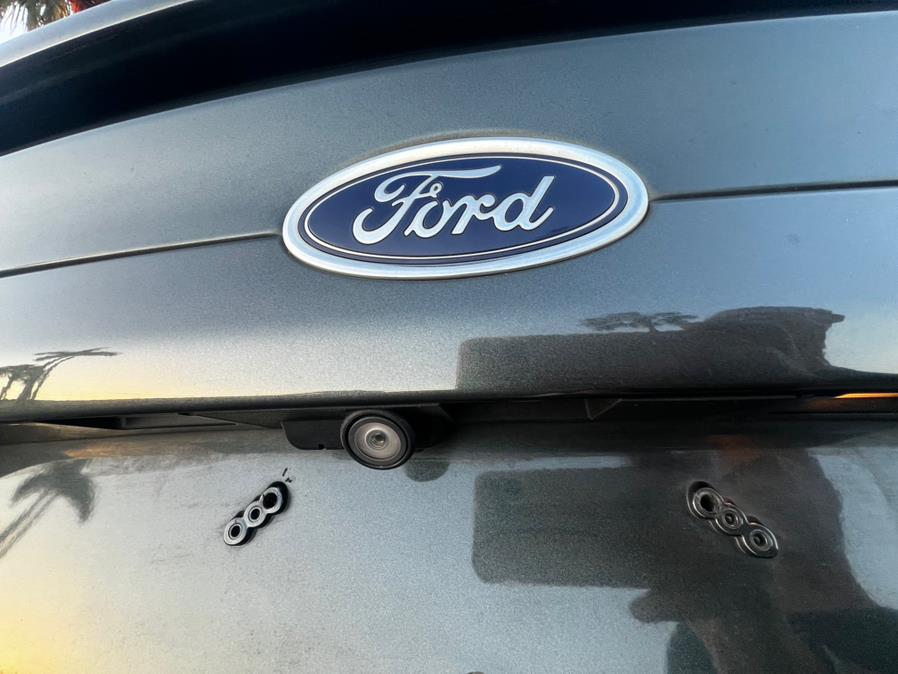 2016 Ford Fusion 4dr Sdn Titanium FWD photo