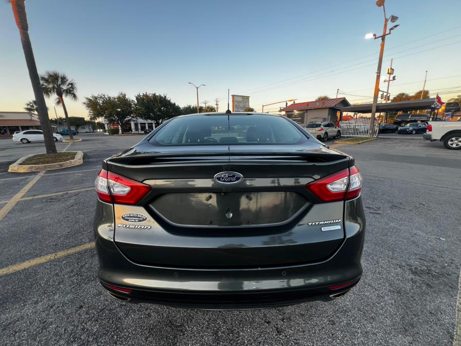 2016 Ford Fusion 4dr Sdn Titanium FWD photo