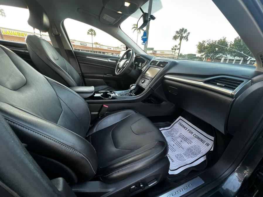 2016 Ford Fusion 4dr Sdn Titanium FWD photo