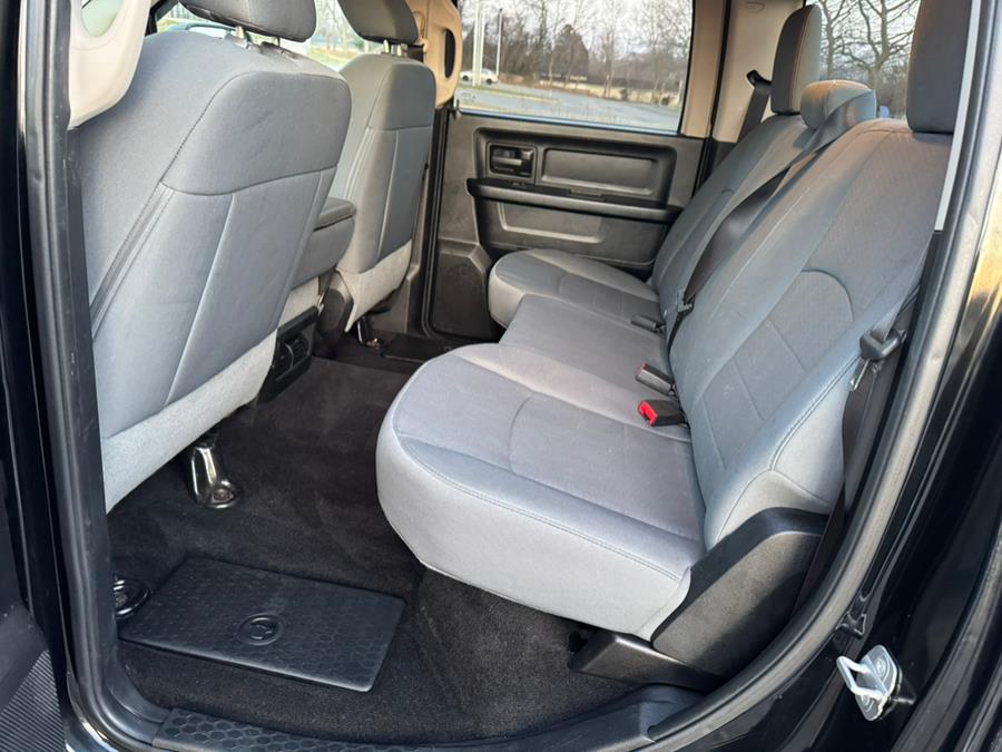 2014 RAM 1500 4WD Crew Cab 140.5