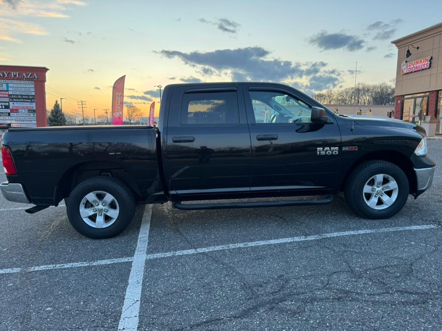 2014 RAM 1500 4WD Crew Cab 140.5