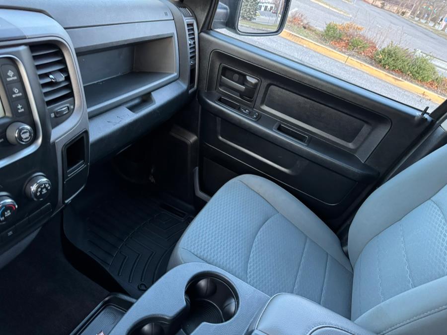 2014 RAM 1500 4WD Crew Cab 140.5