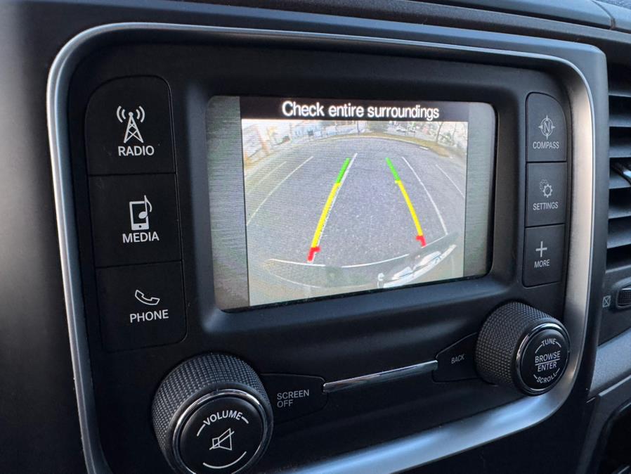 2014 RAM 1500 4WD Crew Cab 140.5