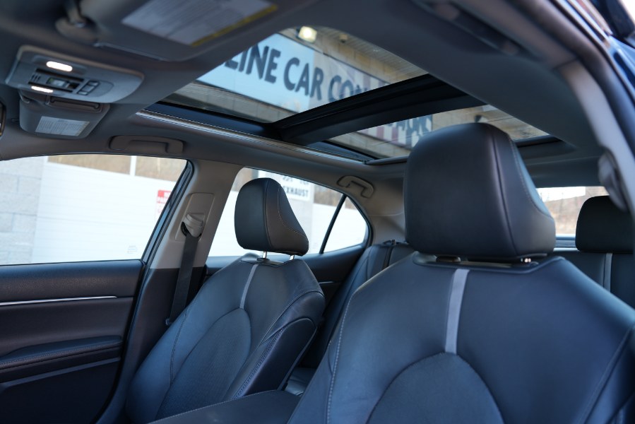 2020 Toyota Camry XSE Auto photo