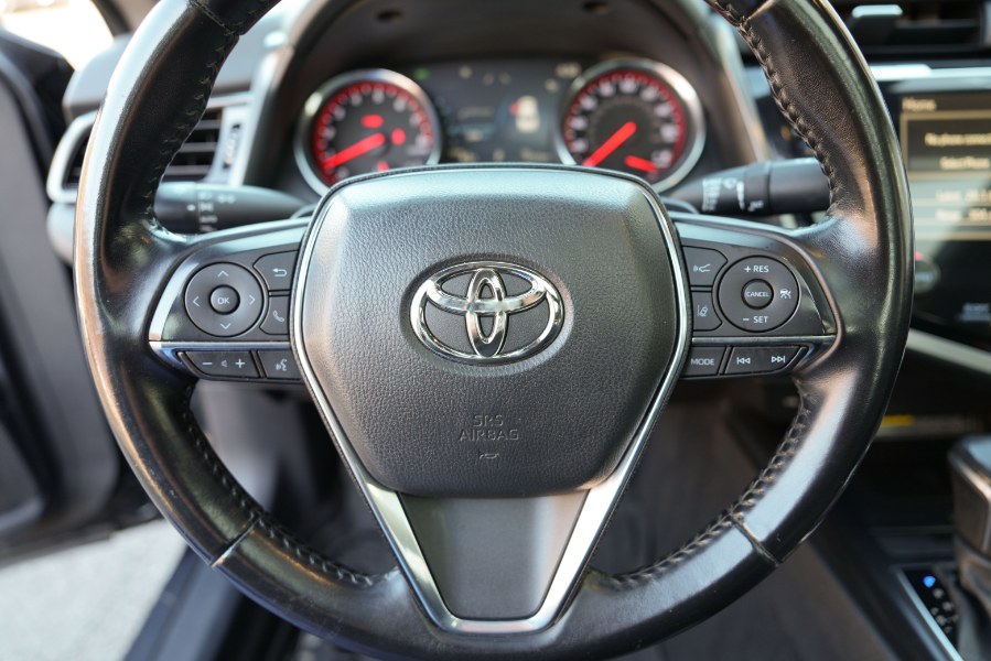 2020 Toyota Camry XSE Auto photo