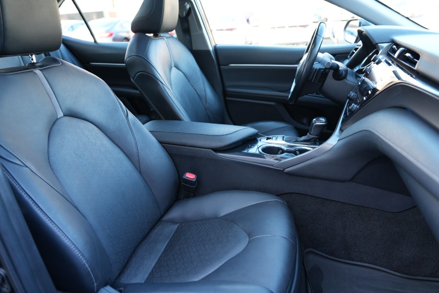 2020 Toyota Camry XSE Auto photo