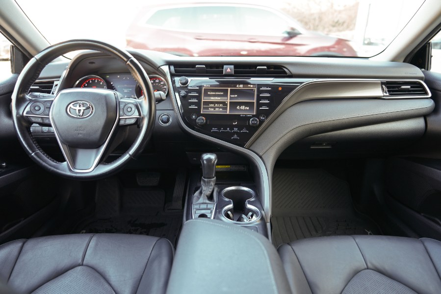 2020 Toyota Camry XSE Auto photo