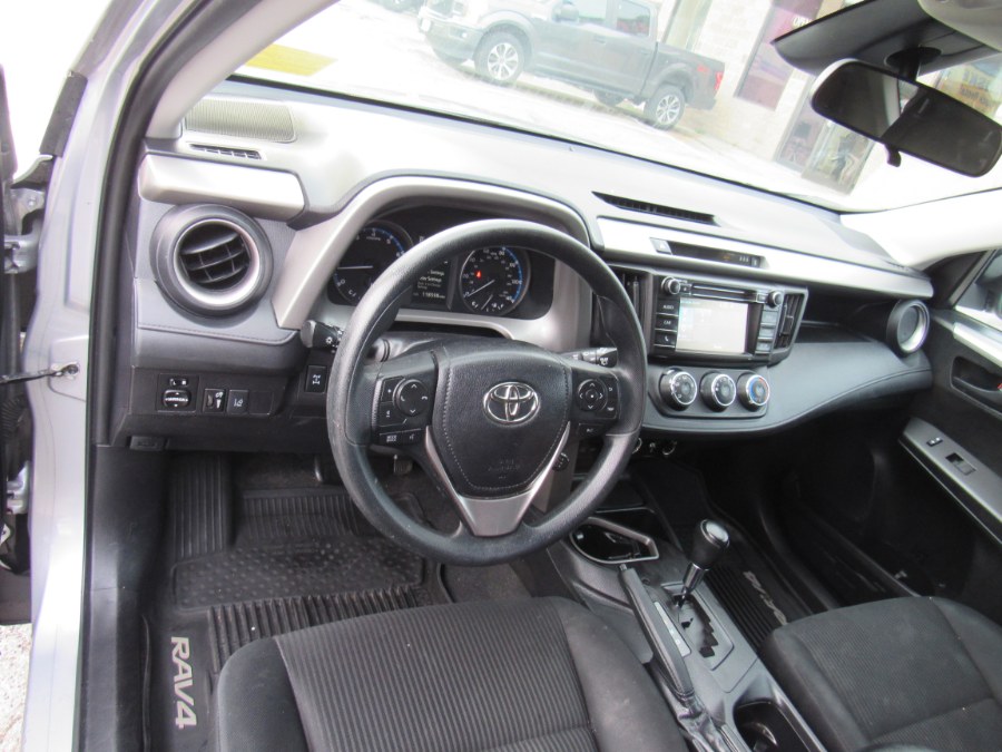 2017 Toyota RAV4 LE photo