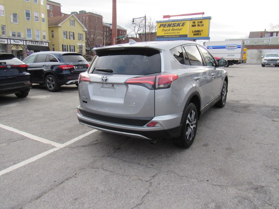 2017 Toyota RAV4 LE photo