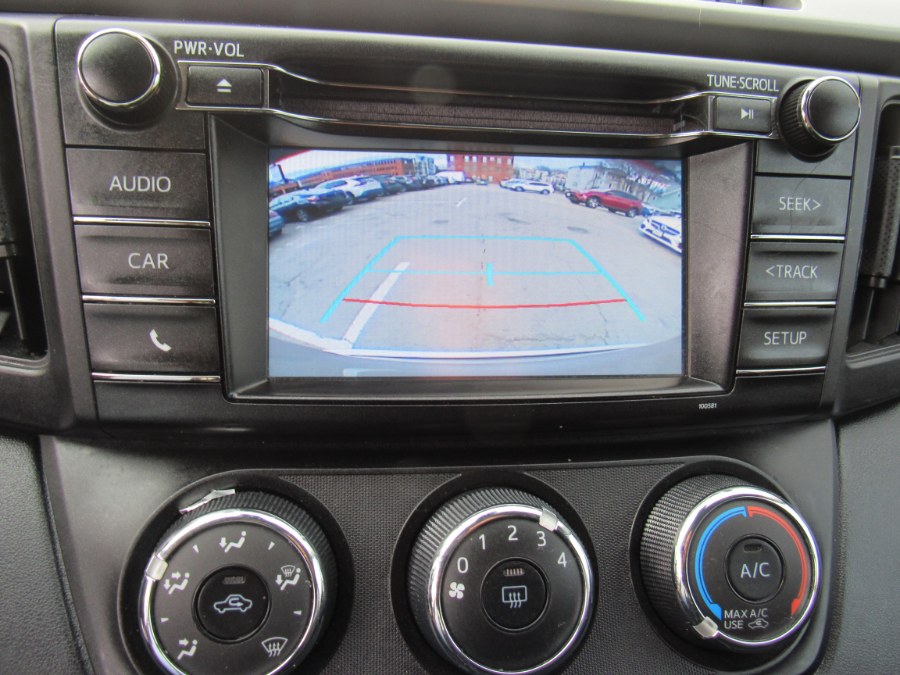 2017 Toyota RAV4 LE photo