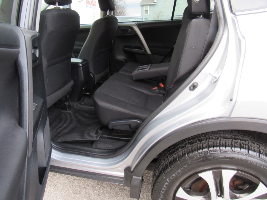 2017 Toyota RAV4 LE photo