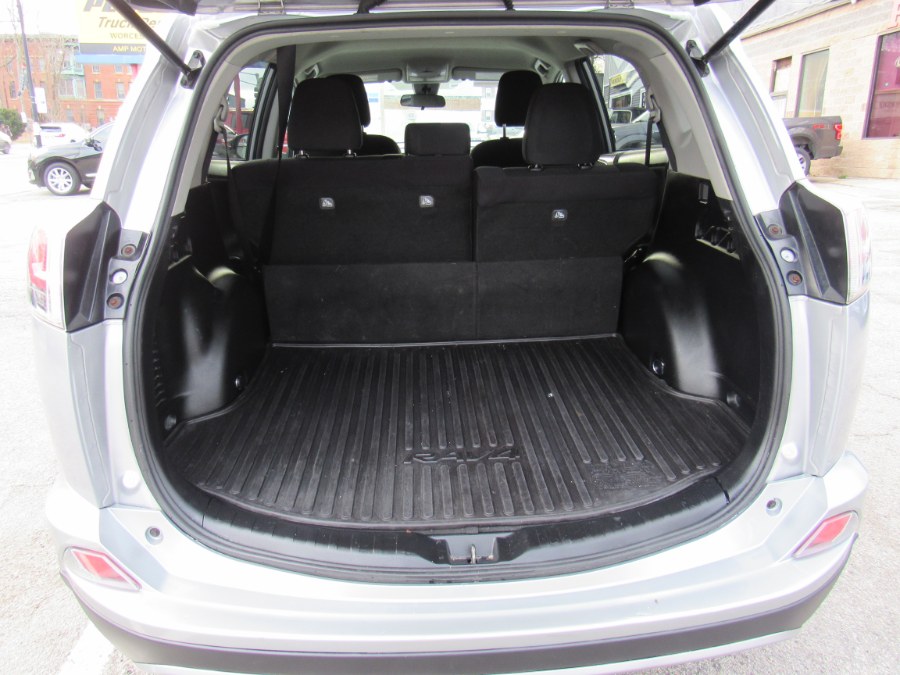 2017 Toyota RAV4 LE photo