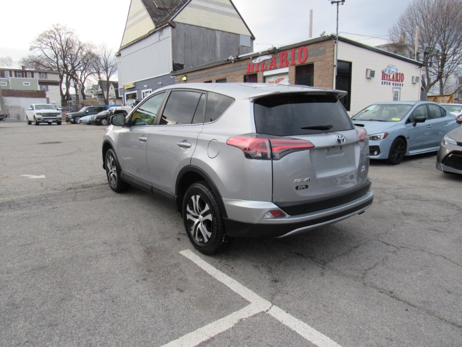 2017 Toyota RAV4 LE photo
