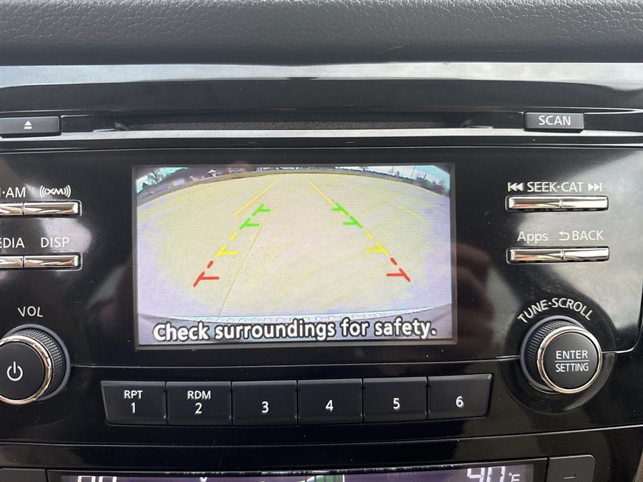 2015 Nissan Rogue SV photo
