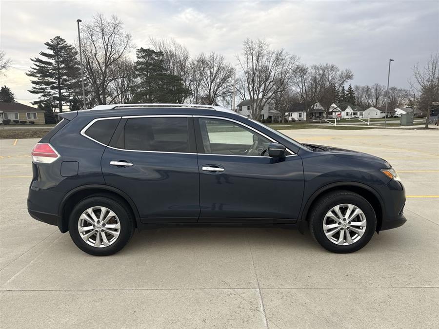 2015 Nissan Rogue SV photo
