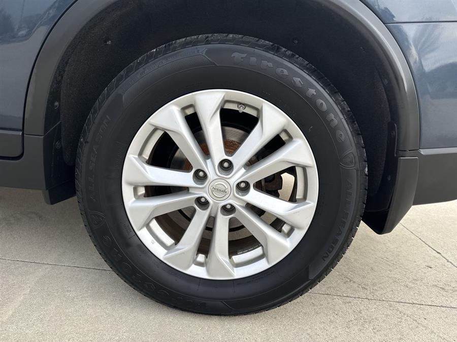 2015 Nissan Rogue SV photo