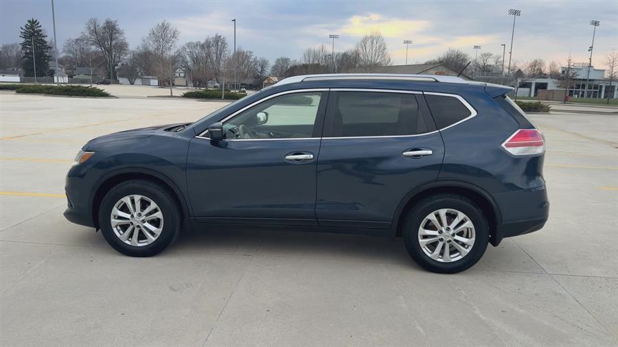 2015 Nissan Rogue SV photo