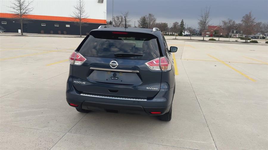 2015 Nissan Rogue SV photo