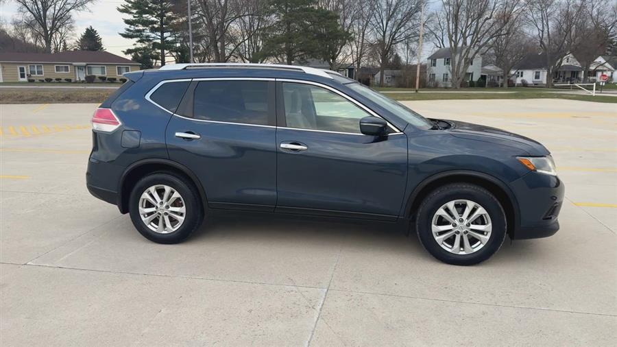 2015 Nissan Rogue SV photo