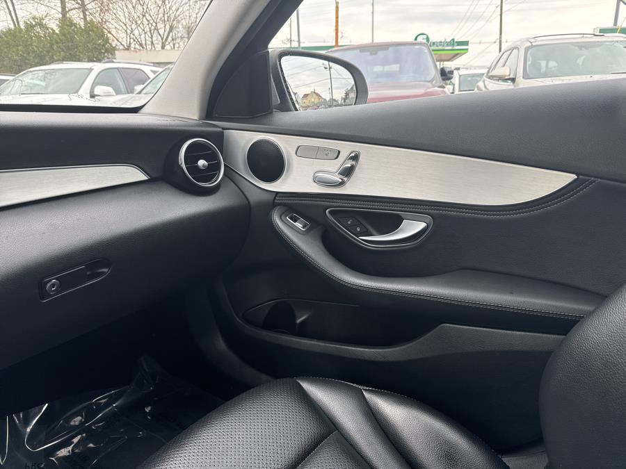 2015 Mercedes-Benz C-Class 4dr Sdn C 300 4MATIC photo