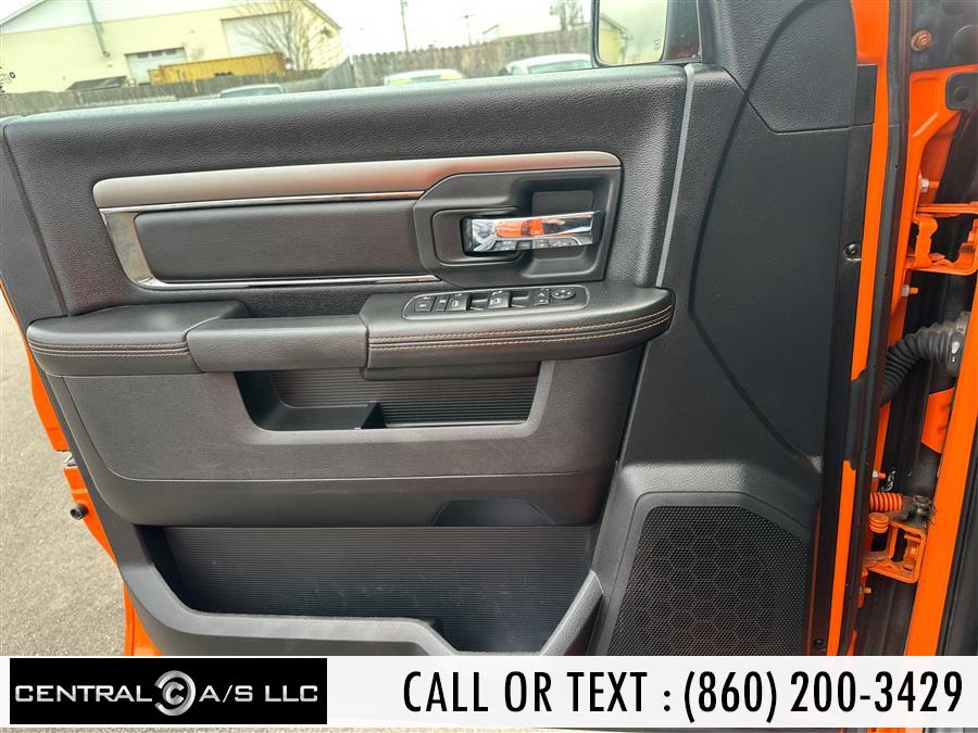 2017 RAM 1500 Night 4x4 Crew Cab 5''7