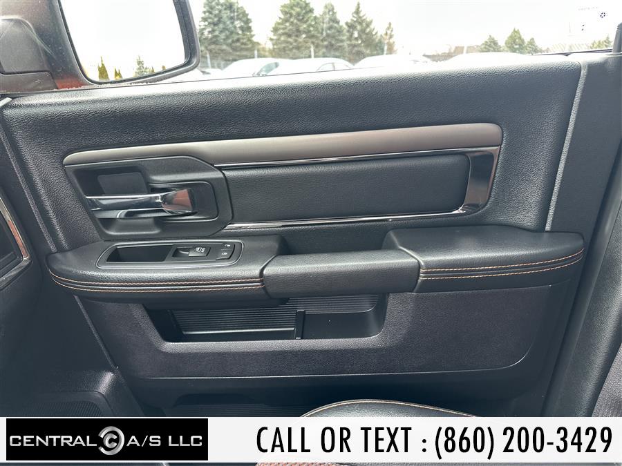 2017 RAM 1500 Night 4x4 Crew Cab 5''7