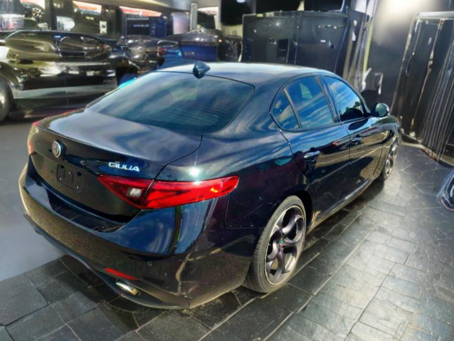 2018 Alfa Romeo Giulia Ti Sport RWD photo