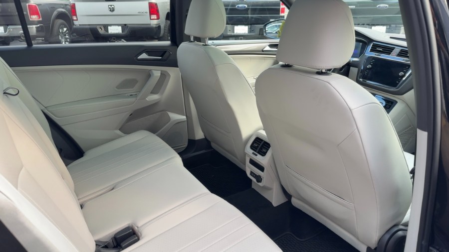 2022 Volkswagen Tiguan 2.0T SE R-Line Black 4MOTION photo