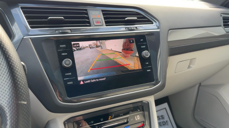 2022 Volkswagen Tiguan 2.0T SE R-Line Black 4MOTION photo