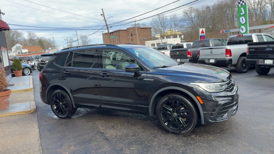 2022 Volkswagen Tiguan 2.0T SE R-Line Black 4MOTION photo