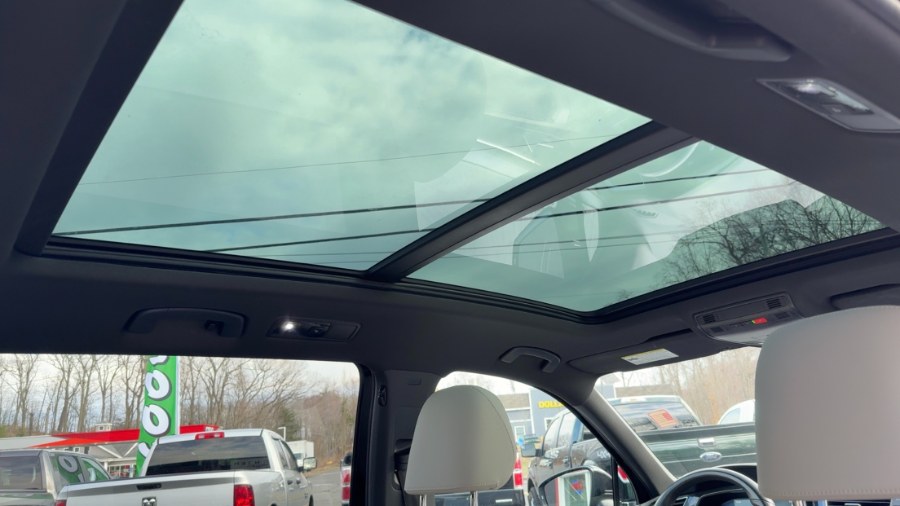 2022 Volkswagen Tiguan 2.0T SE R-Line Black 4MOTION photo