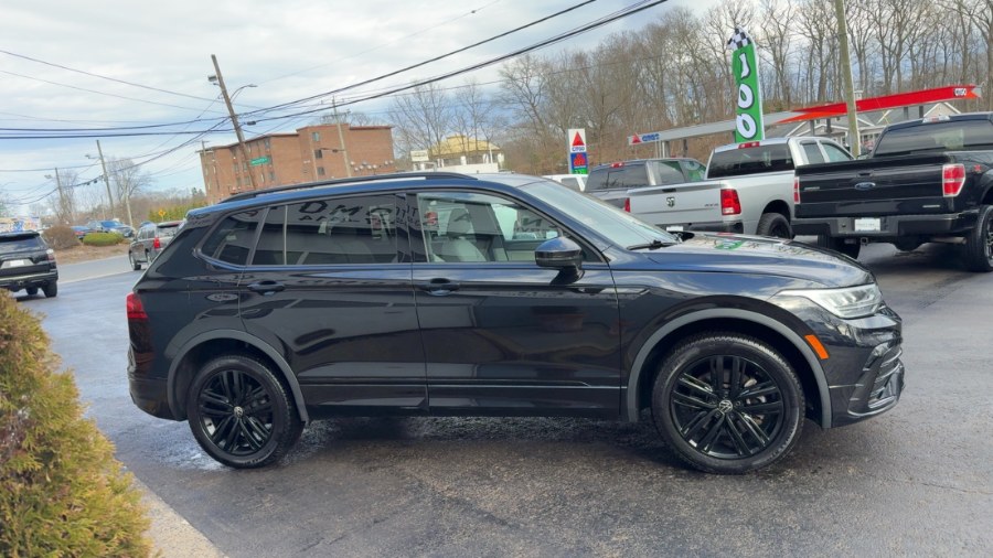 2022 Volkswagen Tiguan 2.0T SE R-Line Black 4MOTION photo