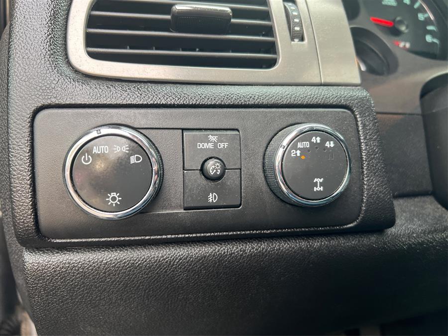 2009 Chevrolet Avalanche LT photo