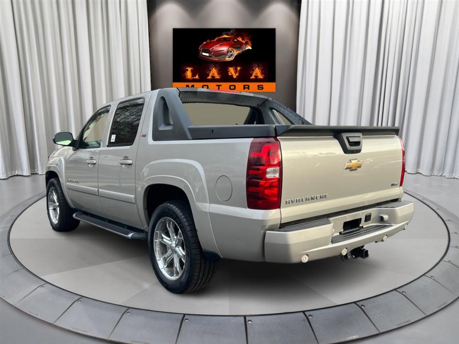 2009 Chevrolet Avalanche LT photo