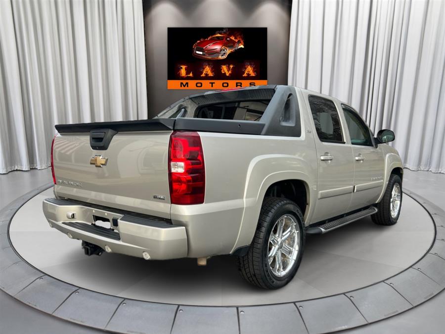2009 Chevrolet Avalanche LT photo