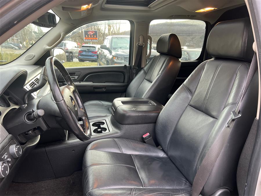 2009 Chevrolet Avalanche LT photo