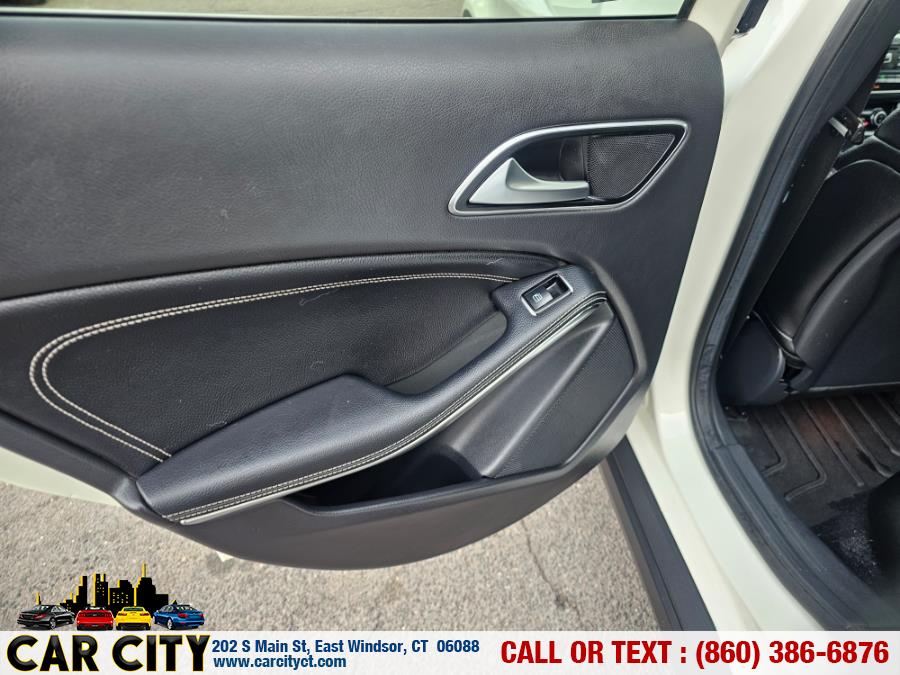 2015 Mercedes-Benz GLA-Class 4MATIC 4dr GLA250 photo