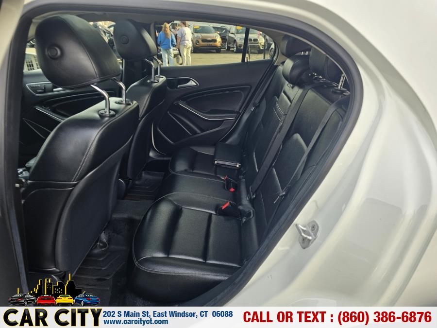2015 Mercedes-Benz GLA-Class 4MATIC 4dr GLA250 photo